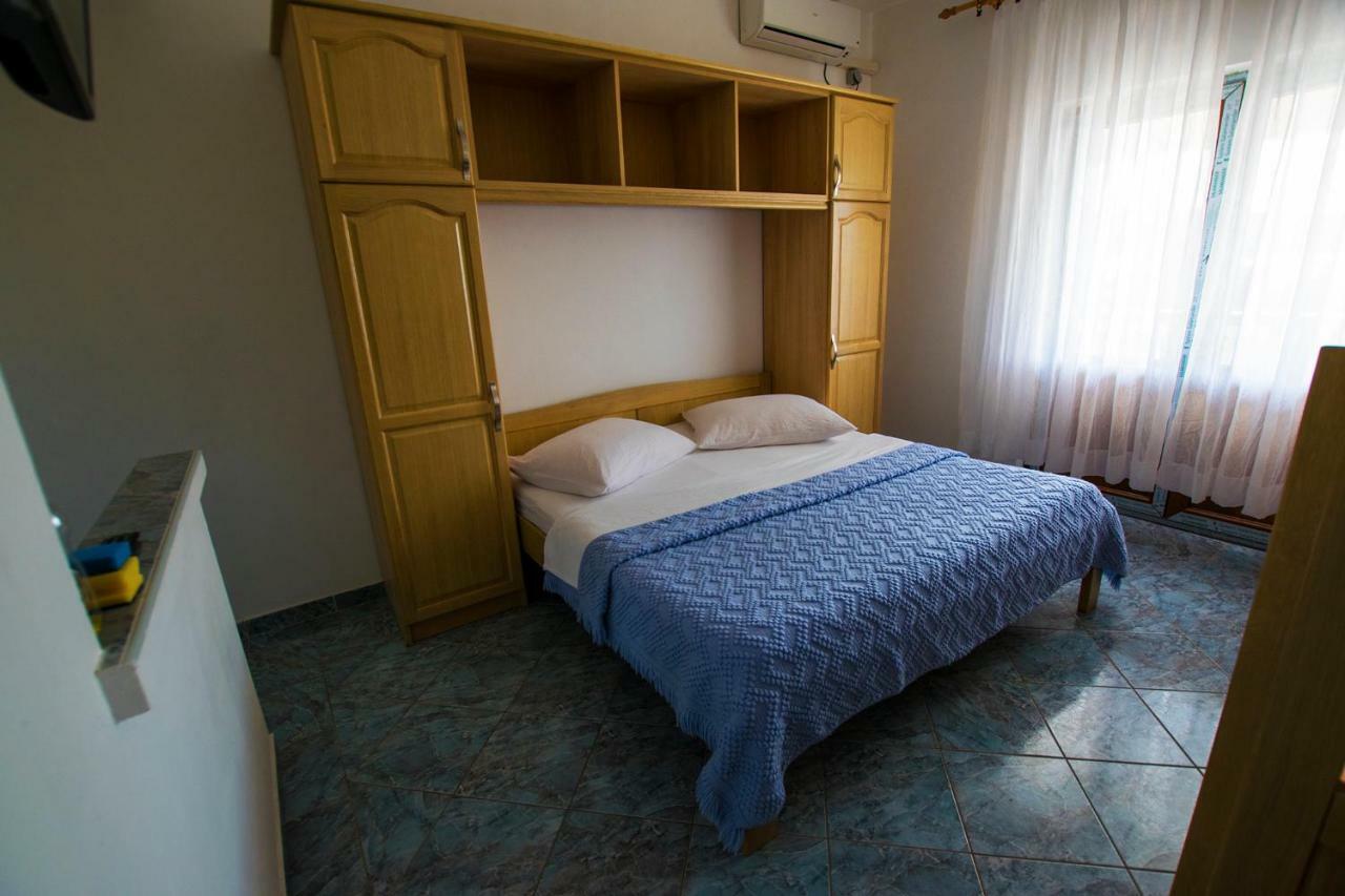 Apartmani Vesna Starigrad Paklenica Exterior foto